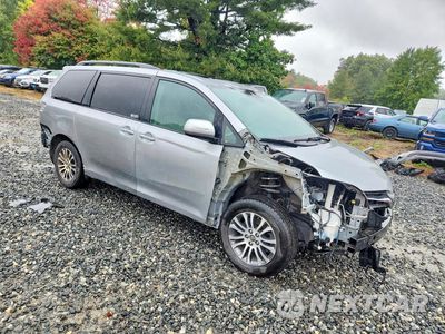 Czwarte zdjęcie samochodu z boku: 2019 TOYOTA SIENNA XLE 8-PASSENGER VIN:5TDYZ3DC1KS993877 - miniatura