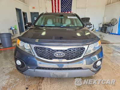 Piąte zdjęcie samochodu w środku: 2012 KIA SORENTO LX VIN:5XYKT3A65CG252104 - miniatura