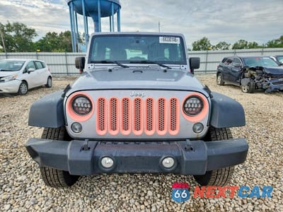 Piąte zdjęcie samochodu w środku: 2014 JEEP WRANGLER UNLIMITED SPORT VIN:1C4BJWDG4EL306074 - miniatura