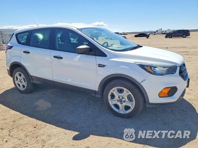 Czwarte zdjęcie samochodu z boku: 2018 FORD ESCAPE S VIN:1FMCU0F74JUB98741 - miniatura
