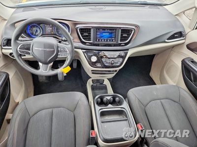 Zdjęcie 8 z 13 samochodu: 2018 CHRYSLER PACIFICA TOURING PLUS VIN:2C4RC1FG9JR279318 - miniatura
