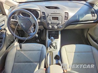 Zdjęcie 8 z 12 samochodu: 2016 KIA FORTE LX VIN:KNAFK4A67G5575205 - miniatura
