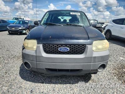 Piąte zdjęcie samochodu w środku: 2005 FORD ESCAPE XLS VIN:1FMYU02Z15KB16818 - miniatura