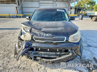 Piąte zdjęcie samochodu w środku: 2015 KIA SOUL BASE VIN:KNDJN2A20F7792457 - miniatura