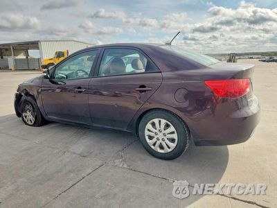 Drugie zdjęcie samochodu z przodu: 2010 KIA FORTE EX VIN:KNAFU4A2XA5849169 - miniatura