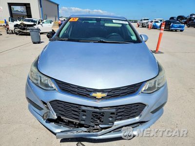 Piąte zdjęcie samochodu w środku: 2017 CHEVROLET CRUZE LS VIN:1G1BC5SM7H7144539 - miniatura