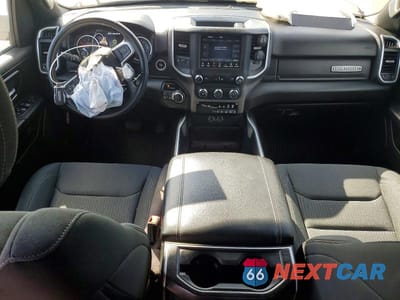 Zdjęcie 8 z 13 samochodu: 2021 RAM 1500 BIG HORN/LONE STAR VIN:1C6SRFFT6MN567896 - miniatura