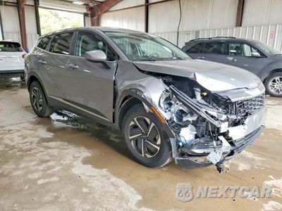 Czwarte zdjęcie samochodu z boku: 2023 KIA SPORTAGE LX VIN:KNDPUCAG9P7079430 - miniatura