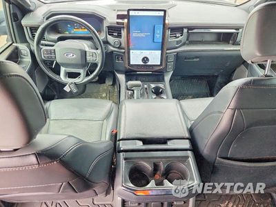 Zdjęcie 8 z 12 samochodu: 2023 FORD F150 LIGHTNING PRO VIN:1FT6W1EV8PWG63200 - miniatura