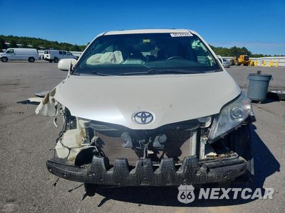Piąte zdjęcie samochodu w środku: 2016 TOYOTA SIENNA XLE 8-PASSENGER VIN:5TDYK3DC2GS752731 - miniatura