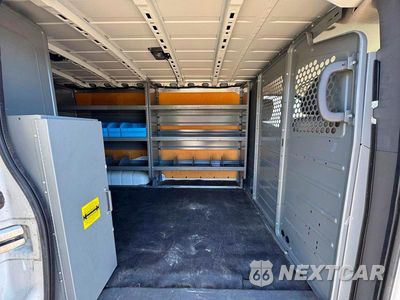 Zdjęcie 6 z 10 samochodu: 2017 NISSAN NV 2500 HD SV VIN:1N6BF0KY8HN807470 - miniatura