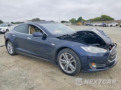 Czwarte zdjęcie samochodu z boku: 2012 TESLA MODEL S VIN:5YJSA1CN1CFP01302 - miniatura