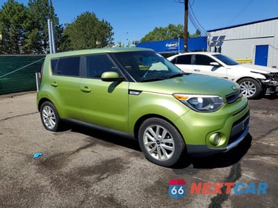 Czwarte zdjęcie samochodu z boku: 2018 KIA SOUL + VIN:KNDJP3A5XJ7902109 - miniatura