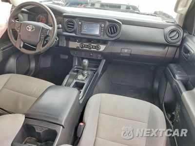 Zdjęcie 8 z 12 samochodu: 2018 TOYOTA TACOMA SR VIN:5TFRX5GN5JX117759 - miniatura