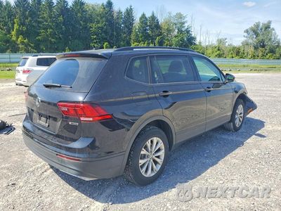 Trzecie zdjęcie samochodu z tyłu: 2020 VOLKSWAGEN TIGUAN S VIN:3VV0B7AX2LM172502 - miniatura