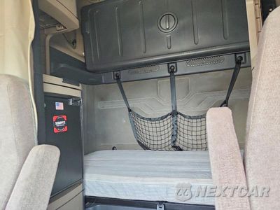 Zdjęcie 10 z 14 samochodu: 2019 FREIGHTLINER CASCADIA 125 SEMI TRUCK VIN:3AKJGLDR7KSKN8363 - miniatura