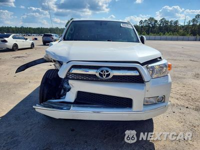 Piąte zdjęcie samochodu w środku: 2013 TOYOTA 4RUNNER SR5 VIN:JTEZU5JR8D5059517 - miniatura