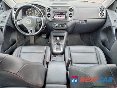 Zdjęcie 8 z 12 samochodu: 2012 VOLKSWAGEN TIGUAN S VIN:WVGAV7AX2CW518117 - miniatura