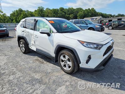 Czwarte zdjęcie samochodu z boku: 2019 TOYOTA RAV4 XLE VIN:JTMP1RFV5KD007752 - miniatura
