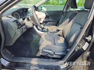 Zdjęcie 7 z 13 samochodu: 2017 HONDA ACCORD LX VIN:1HGCR2F3XHA190087 - miniatura