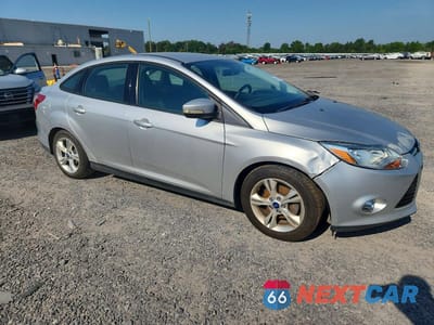 Czwarte zdjęcie samochodu z boku: 2014 FORD FOCUS SE VIN:1FADP3F29EL105025 - miniatura