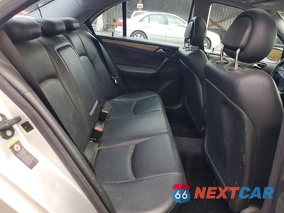 Zdjęcie 10 z 12 samochodu: 2004 MERCEDES-BENZ C 230K SPORT SEDAN VIN:WDBRF40J34F513170 - miniatura