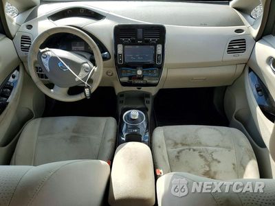 Zdjęcie 8 z 12 samochodu: 2013 NISSAN LEAF S VIN:1N4AZ0CP2DC421621 - miniatura
