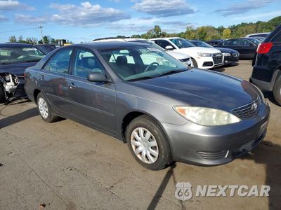 Czwarte zdjęcie samochodu z boku: 2005 TOYOTA CAMRY STANDARD VIN:4T1BE32K35U958393 - miniatura