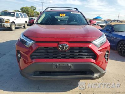 Piąte zdjęcie samochodu w środku: 2024 TOYOTA RAV4 XLE PREMIUM VIN:2T3C1RFVXRW325779 - miniatura