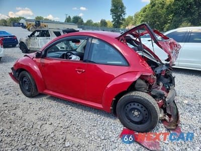 Drugie zdjęcie samochodu z przodu: 2010 VOLKSWAGEN NEW BEETLE VIN:3VWPG3AG1AM017179 - miniatura