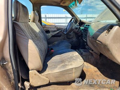 Zdjęcie 7 z 12 samochodu: 2000 TOYOTA TACOMA BASE VIN:4TANL42N2YZ590749 - miniatura