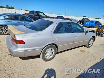 Trzecie zdjęcie samochodu z tyłu: 1999 TOYOTA CAMRY LE VIN:4T1BG22KXXU424900 - miniatura