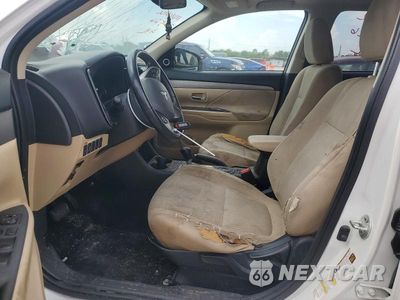 Zdjęcie 7 z 13 samochodu: 2014 MITSUBISHI OUTLANDER SE VIN:JA4AD3A30EZ017350 - miniatura