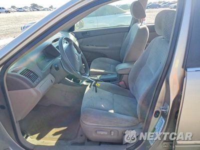 Zdjęcie 7 z 12 samochodu: 2004 TOYOTA CAMRY LE VIN:4T1BE32K14U278314 - miniatura