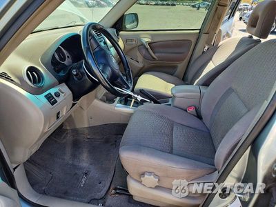 Zdjęcie 7 z 13 samochodu: 2004 TOYOTA RAV4 BASE VIN:JTEHD20V240036241 - miniatura