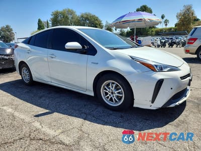 Czwarte zdjęcie samochodu z boku: 2019 TOYOTA PRIUS LE VIN:JTDKARFU4K3101290 - miniatura