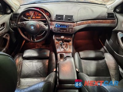 Zdjęcie 8 z 13 samochodu: 2004 BMW 3ER XI VIN:WBAEW53404PG11630 - miniatura