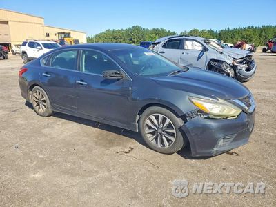 Czwarte zdjęcie samochodu z boku: 2017 NISSAN ALTIMA 2.5 SV VIN:1N4AL3AP6HC145441 - miniatura