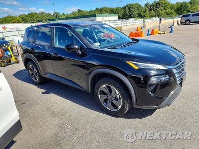Czwarte zdjęcie samochodu z boku: 2024 NISSAN ROGUE SV VIN:5N1BT3BA0RC748553 - miniatura