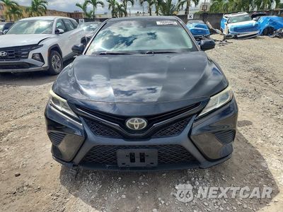Piąte zdjęcie samochodu w środku: 2018 TOYOTA CAMRY SE VIN:4T1B11HK9JU592862 - miniatura