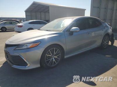 2023 TOYOTA CAMRY XLE 4T1FZ1AK7PU076867 - główne zdjęcie licytacji z USA - miniatura
