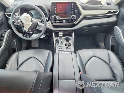Zdjęcie 8 z 13 samochodu: 2021 TOYOTA HIGHLANDER XLE VIN:5TDHZRBHXMS114994 - miniatura