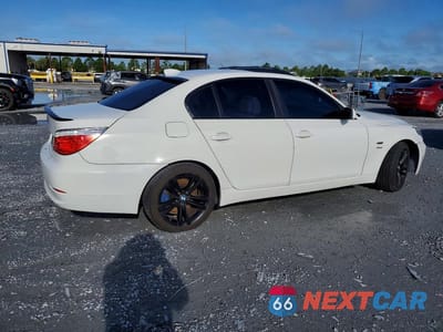 Trzecie zdjęcie samochodu z tyłu: 2010 BMW 528 XI VIN:WBANV1C50AC156847 - miniatura