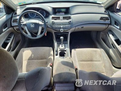 Zdjęcie 8 z 12 samochodu: 2010 HONDA ACCORD LX VIN:1HGCP2F3XAA123355 - miniatura
