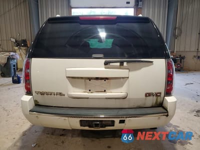 Zdjęcie 6 z 13 samochodu: 2008 GMC YUKON XL DENALI VIN:1GKFK66888J190791 - miniatura