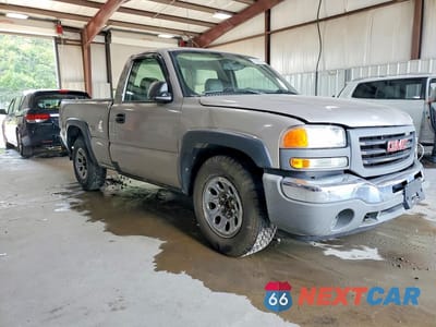 Czwarte zdjęcie samochodu z boku: 2005 GMC NEW SIERRA C1500 VIN:1GTEC14X55Z323781 - miniatura