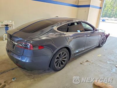 Trzecie zdjęcie samochodu z tyłu: 2018 TESLA MODEL S VIN:5YJSA1E28JF247288 - miniatura
