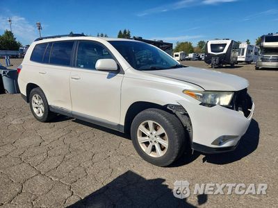 Czwarte zdjęcie samochodu z boku: 2011 TOYOTA HIGHLANDER SE VIN:5TDBK3EH6BS080424 - miniatura