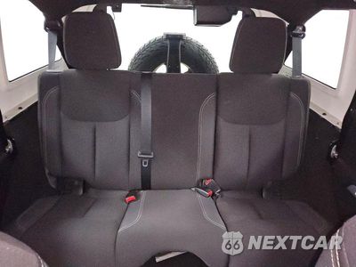 Zdjęcie 10 z 13 samochodu: 2013 JEEP WRANGLER UNLIMITED SAHARA VIN:1C4BJWEG7DL655792 - miniatura