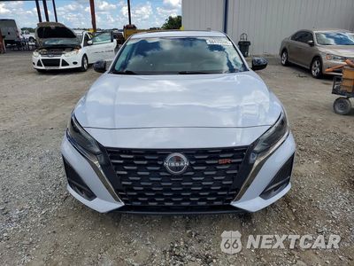 Piąte zdjęcie samochodu w środku: 2023 NISSAN ALTIMA SR VIN:1N4BL4CV0PN336801 - miniatura